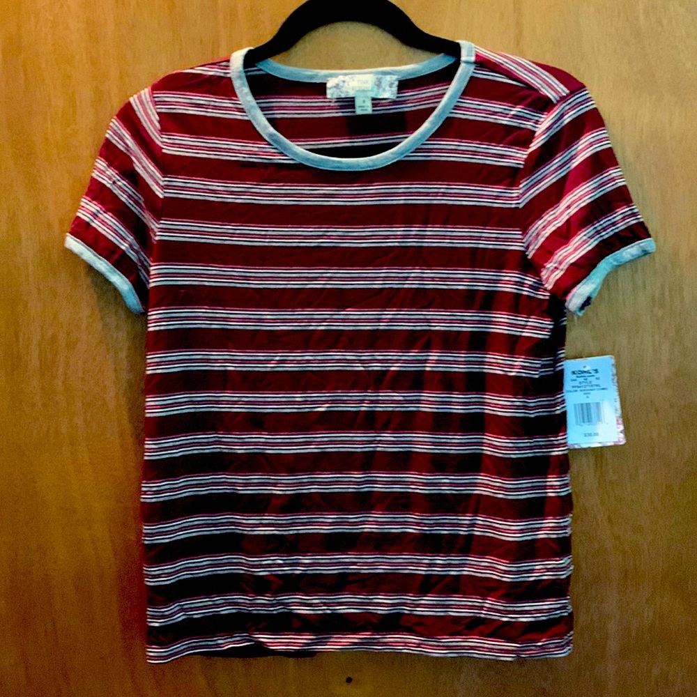 Burgundy stripped  scoop neck short sleeve